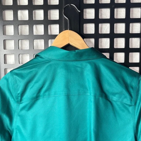 💚 Chico’s Emerald Green No Iron Cotton Tunic Button Top Women’s Size 1 Large 💚 - Picture 8 of 14
